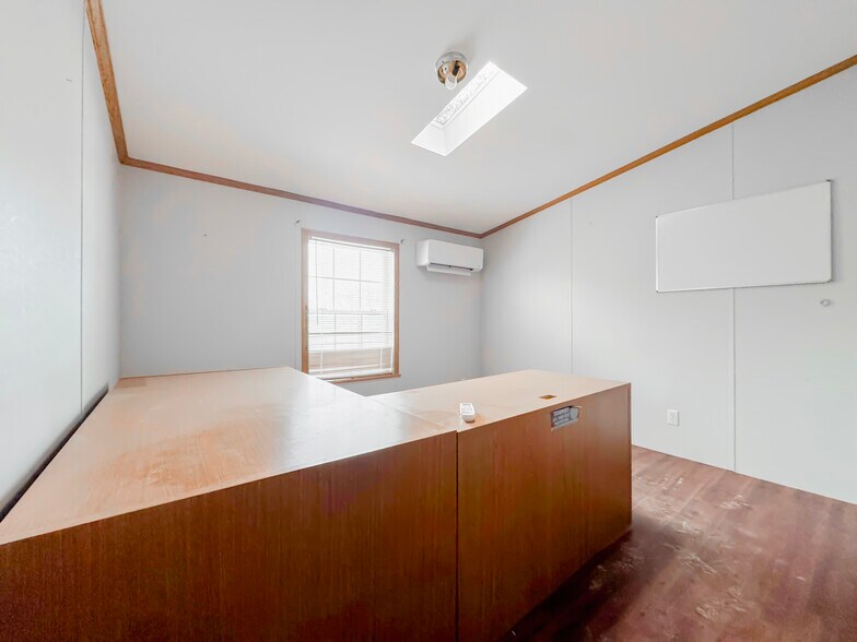 More Photos Of 25 Popes Ln, Danvers Flex For Sale