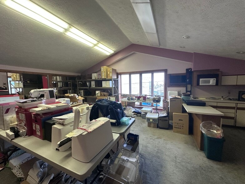 More Photos Of 966 W South Airport Rd, Traverse City Freestanding For Sale