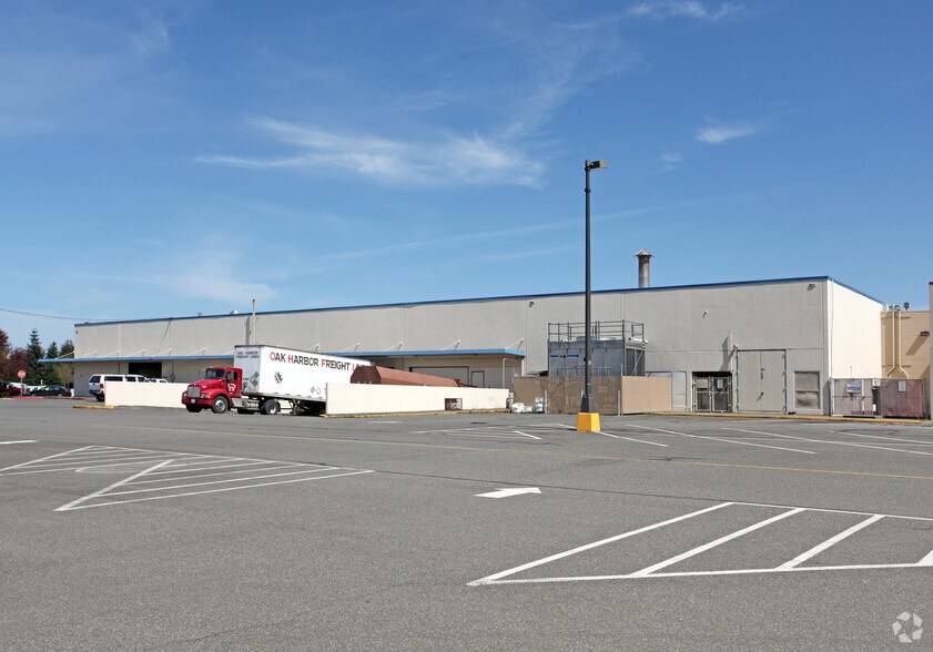 More Photos Of 651 Sleater Kinney Rd SE, Lacey Department Store For Lease