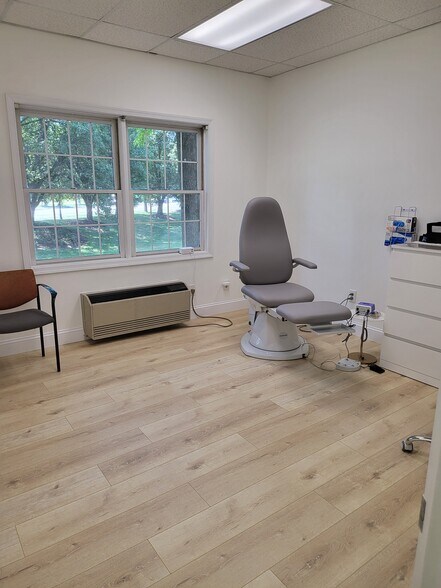 More Photos Of 41 Bridge St, Metuchen Office For Lease