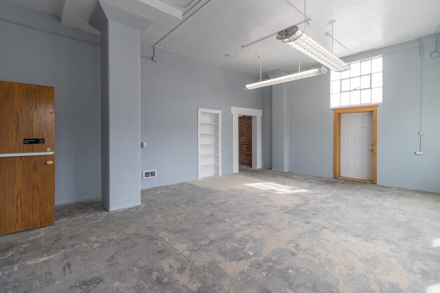 More Photos Of 902 S 1st Ave, Pocatello Distribution For Lease