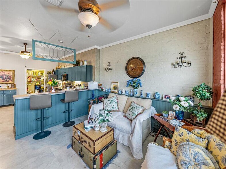 More Photos Of 135 S Central Ave, Bartow Storefront Retail Residential For Sale