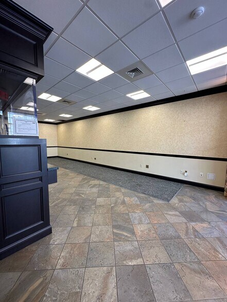 More Photos Of 227 Smith St, Brooklyn Storefront For Lease
