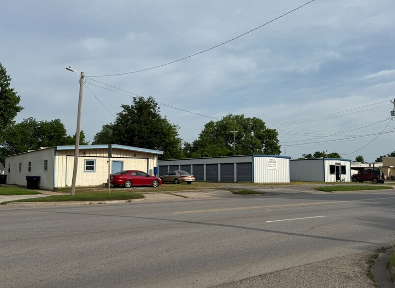 More Photos Of 107 3rd st, Minco Industrial For Sale