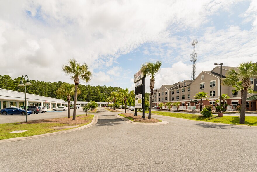 More Photos Of 740 E General Stewart Way, Hinesville General Retail For Lease