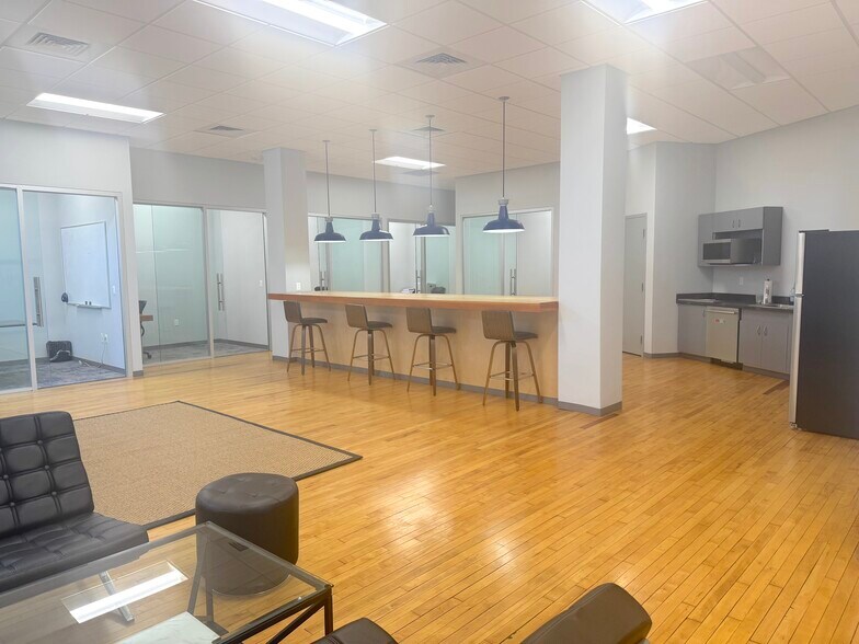 More Photos Of 265 W Main St, Kent Medical For Lease