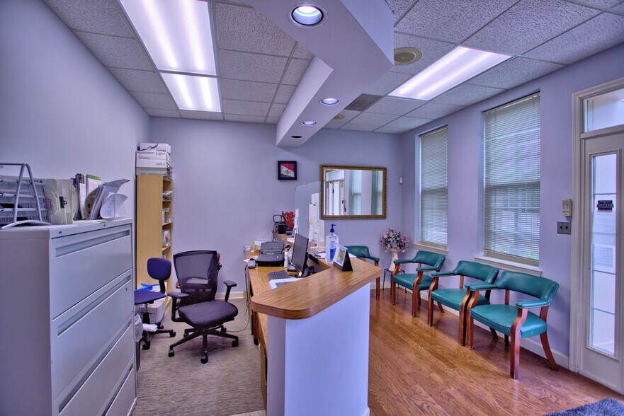 More Photos Of 7002 Little River Tpke, Annandale Office For Lease