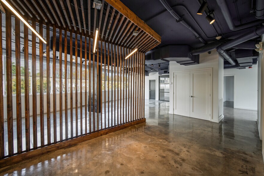 More Photos Of 2424 S Dixie Hwy, Coconut Grove Loft Creative Space For Sale