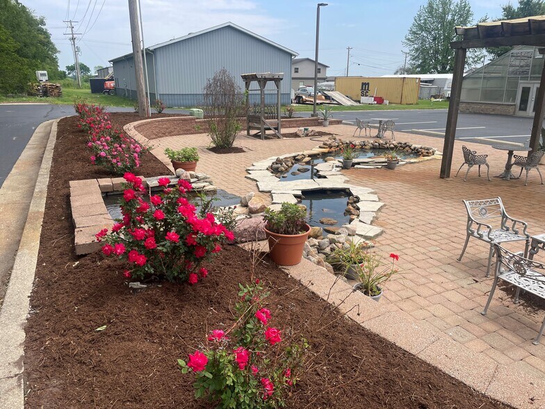 More Photos Of 608 S Jefferson St, Mascoutah General Retail For Lease