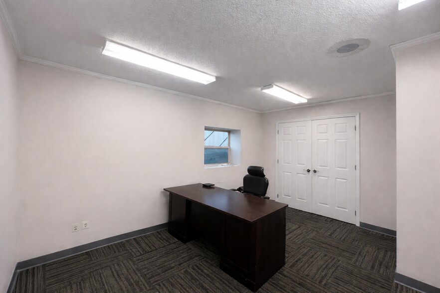 More Photos Of 432 N Royal St, Jackson Warehouse For Lease