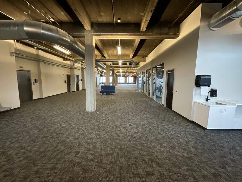 More Photos Of 127 W Wayne St, Fort Wayne Office For Sale