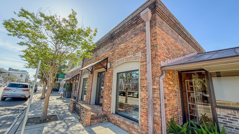 Primary Photo Of 7-15 W Main St, Pensacola Office For Lease