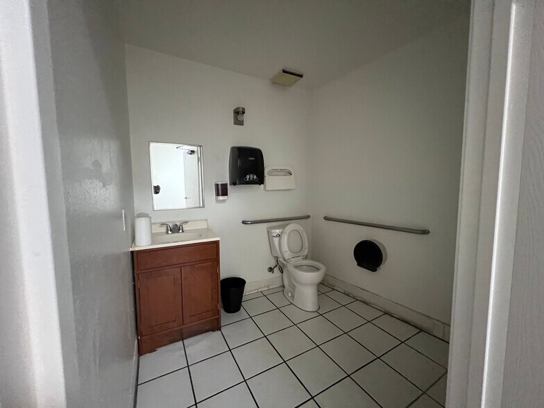More Photos Of 3640 Imperial Hwy, Lynwood Unknown For Lease