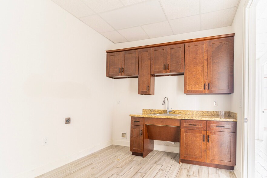 More Photos Of 26077 Nelson Way, Katy Medical For Lease