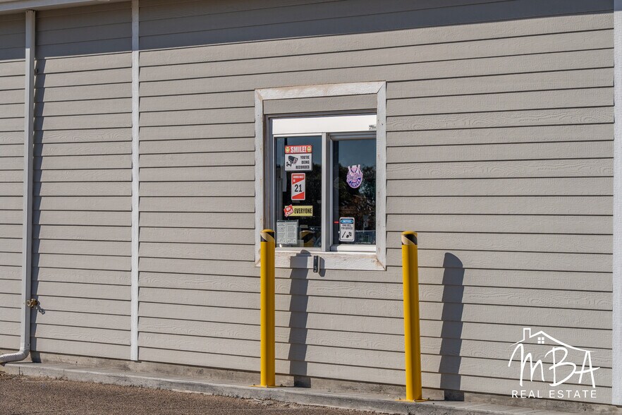 More Photos Of 1505 E Kansas Ave, Garden City Restaurant For Sale