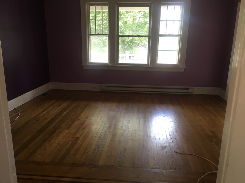 More Photos Of 28 Hale St, New Brunswick Apartments For Sale