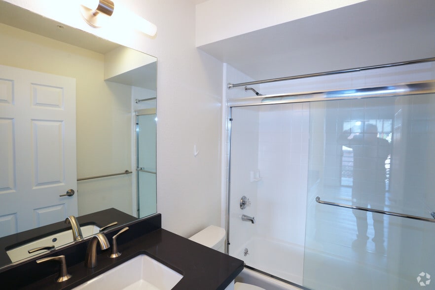 More Photos Of 8815 Cynthia St, West Hollywood Apartments For Sale