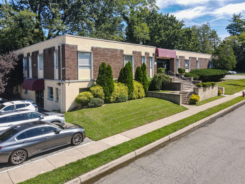 Primary Photo Of 111 Galway Pl, Teaneck Medical For Sale