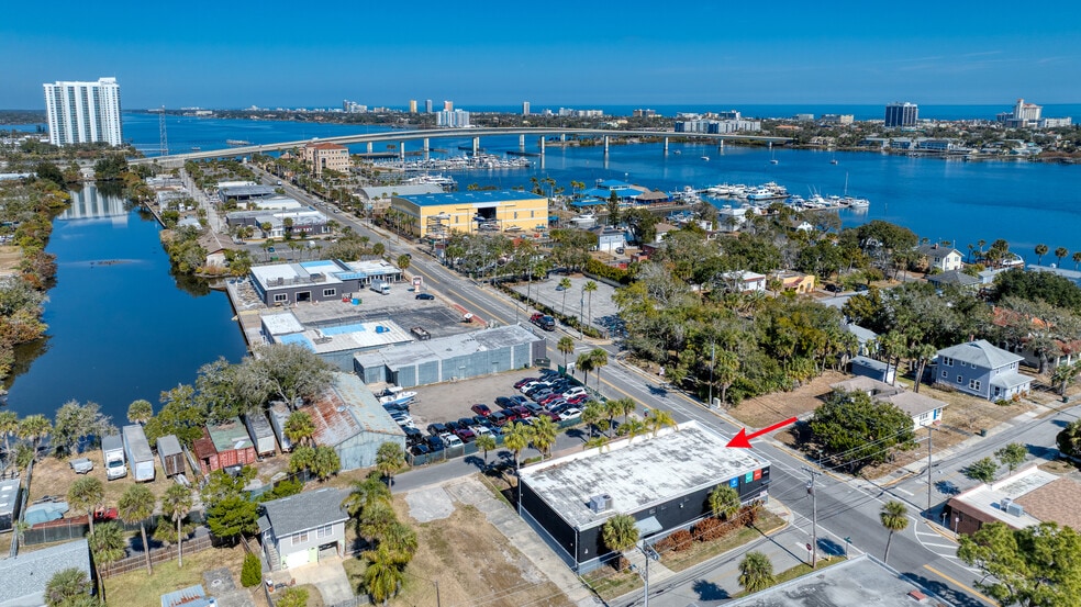 More Photos Of 566 Ballough Rd, Daytona Beach Warehouse For Lease