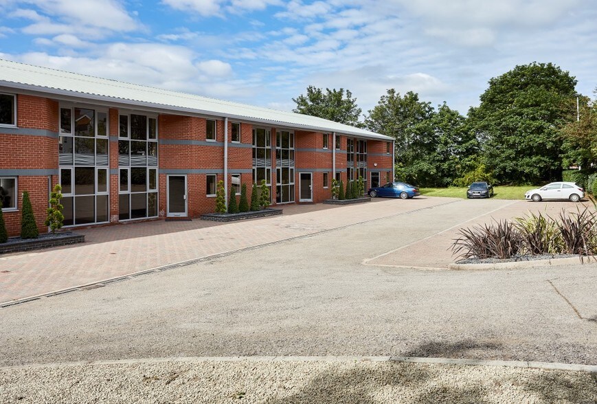 60 Manchester Rd, Northwich, CHS CW9 7LS Office For Sale