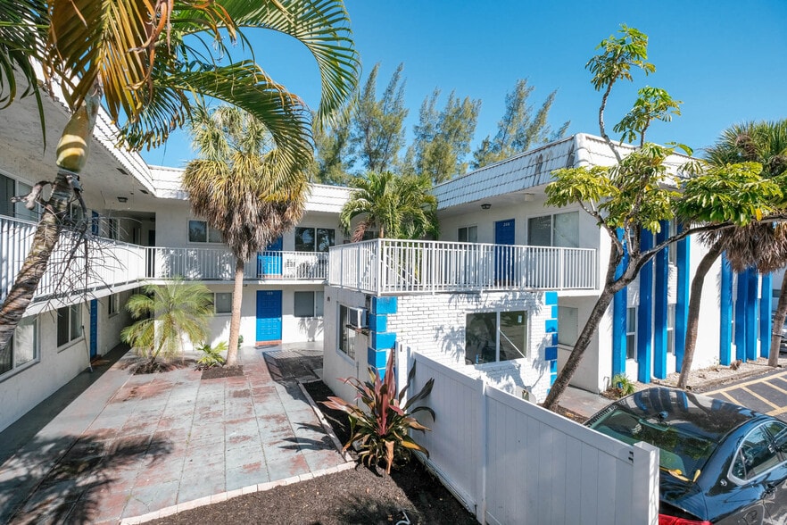 Primary Photo Of 999 W Prospect Rd, Oakland Park Apartments For Sale