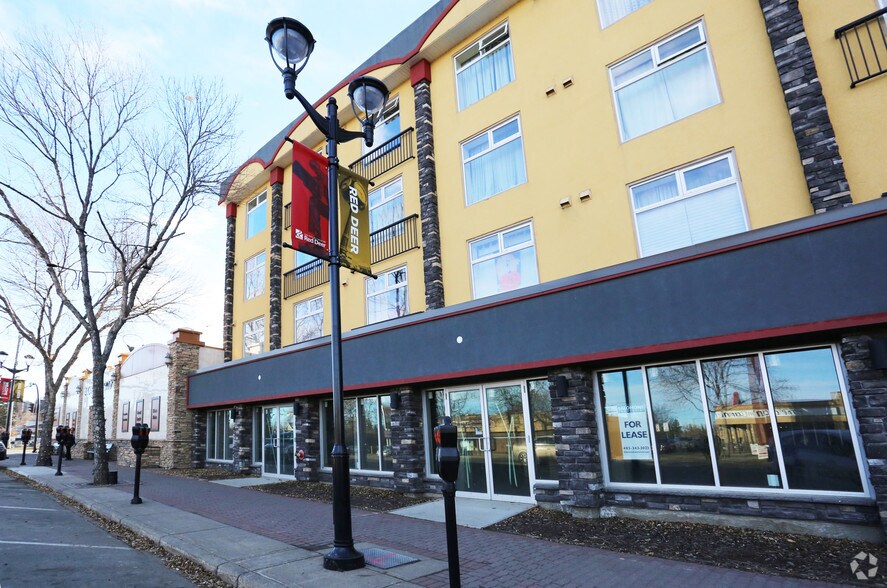 Primary Photo Of 4707 50 St, Red Deer General Retail For Lease