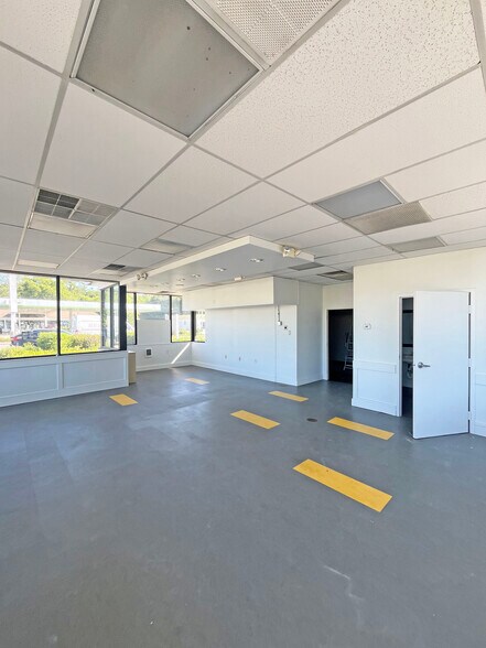 More Photos Of 163 Pleasant St, Brunswick Freestanding For Lease