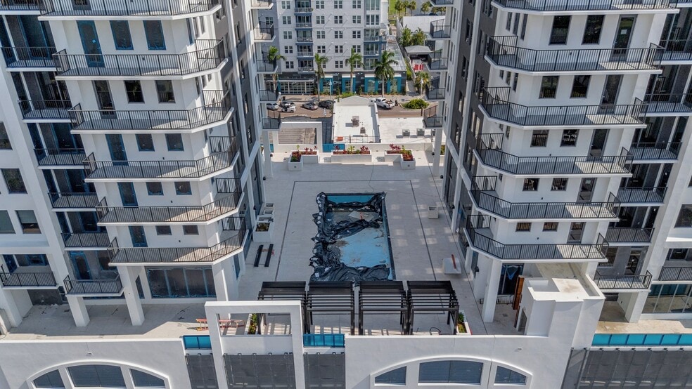 More Photos Of 1000 1st Ave N, Saint Petersburg Apartments For Lease