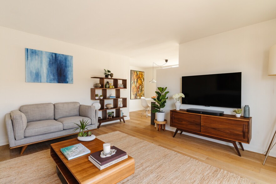 More Photos Of 40 18th Ave, Venice Apartments For Sale