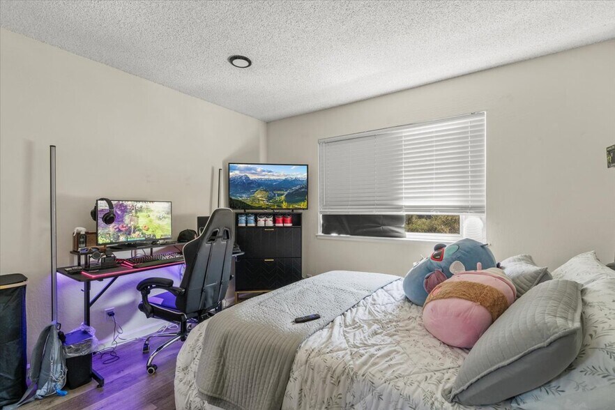 More Photos Of 616 Canyon Rd, Redwood City Multifamily For Sale