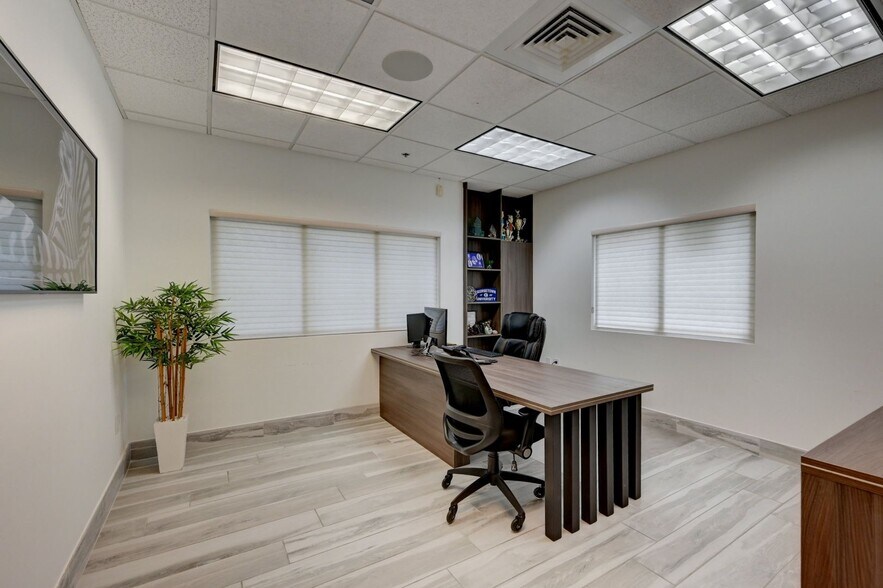 More Photos Of 2957 W Cypress Creek Rd, Fort Lauderdale Office For Sale