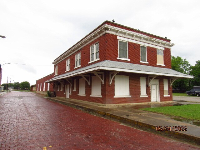 More Photos Of 301 N Washington St, Ardmore Distribution For Sale