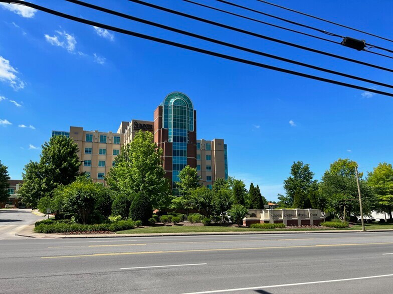 More Photos Of 200 Westland Ave S, Gallatin Medical For Lease