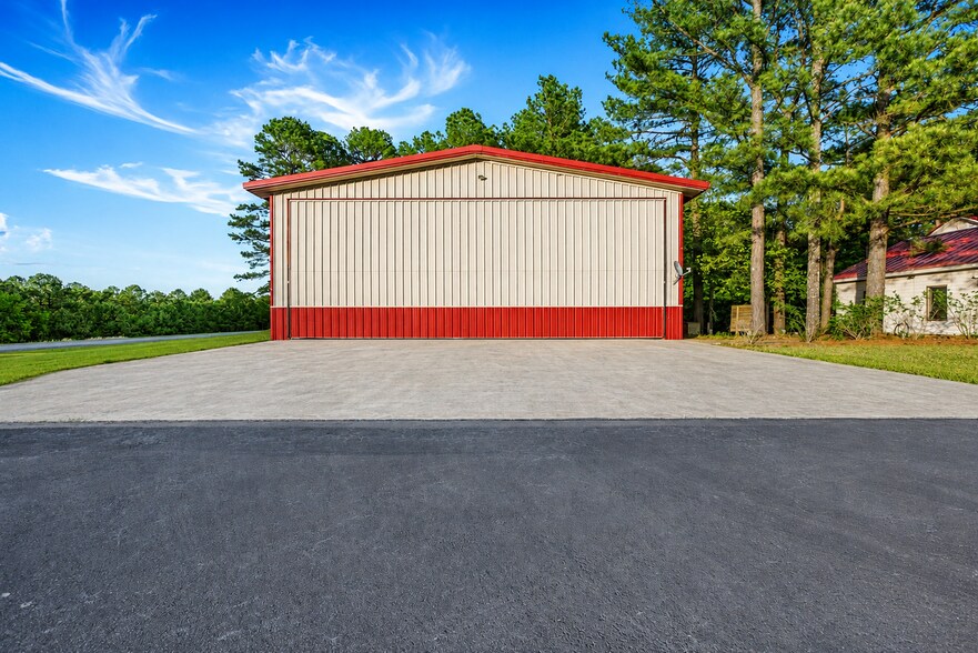 More Photos Of 267 Stinson Dr, Clinton Specialty For Sale
