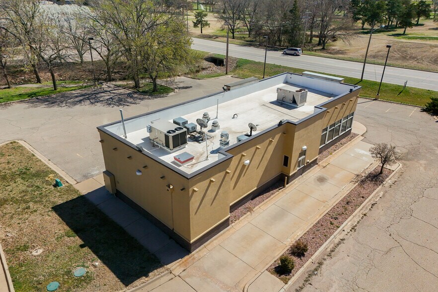More Photos Of 1403 W 8th St, Wellington Fast Food For Sale