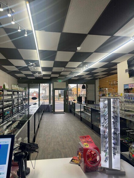 More Photos Of 204-274 E Bridge St, Brighton Storefront Retail Office For Lease