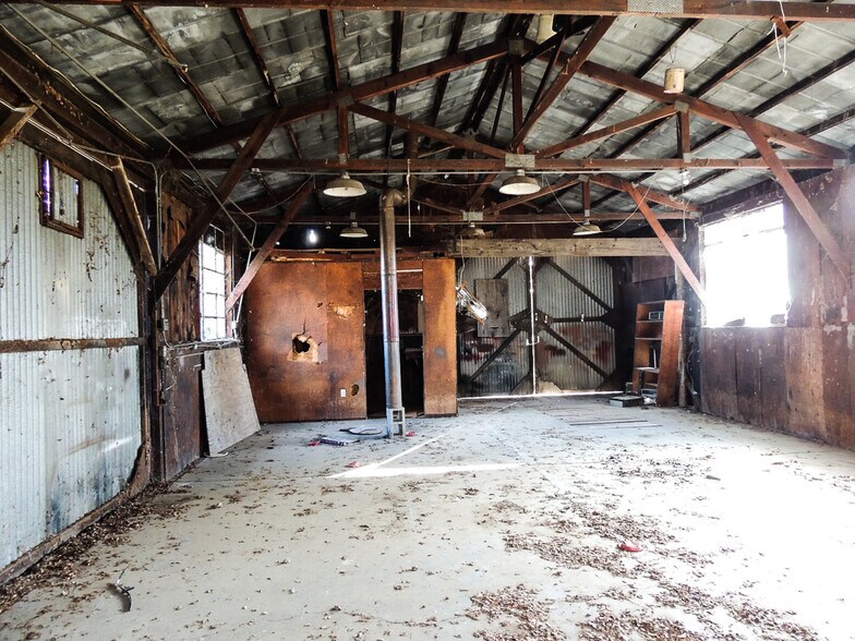 More Photos Of 1329 Todd Rd Ext, Lakeport Flex For Sale