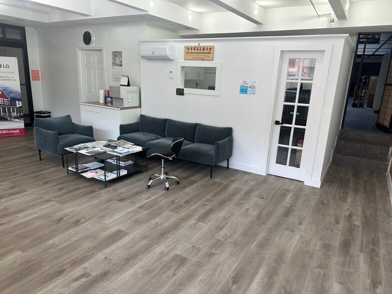 More Photos Of 4532 162nd St, Flushing Storefront For Lease