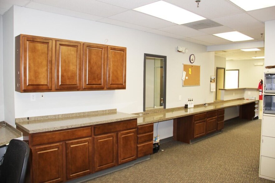 More Photos Of 970 N Broadway, Yonkers Medical For Lease