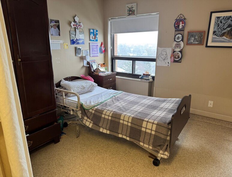 More Photos Of 2330 Carling Ave, Ottawa Continuing Care Retirement Community For Sale