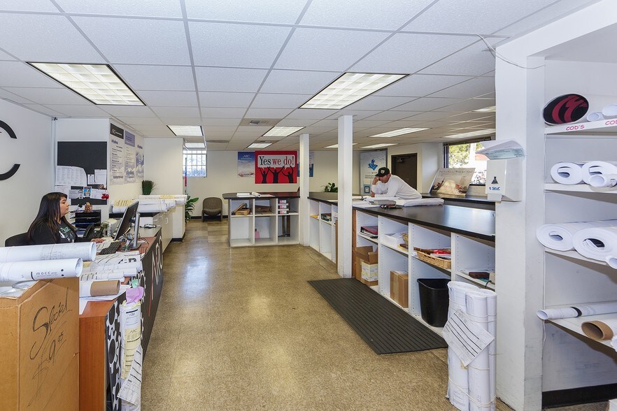 More Photos Of 2435 Military Ave, Los Angeles Office For Lease