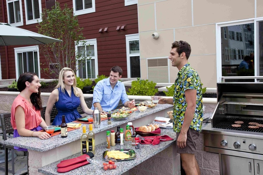 More Photos Of 1 Village Grn, Patchogue Apartments For Lease