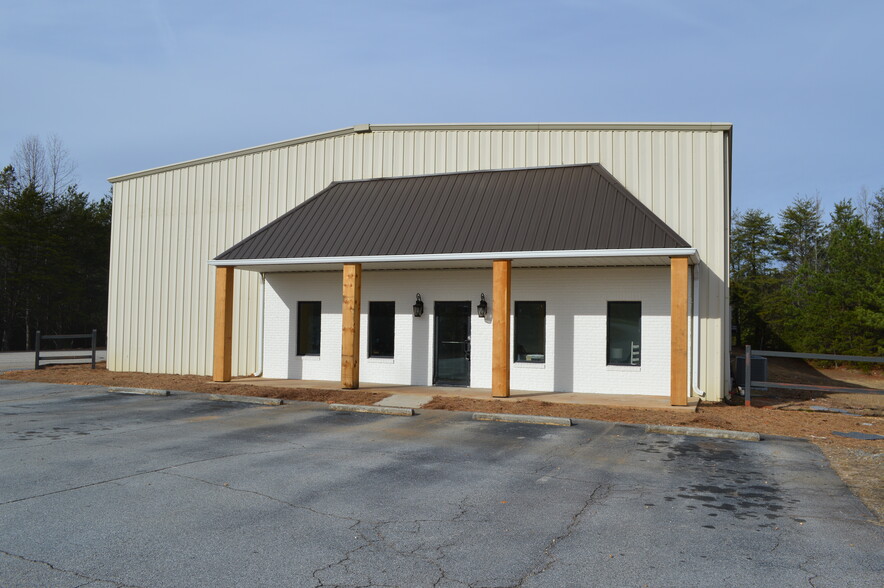 Primary Photo Of 105 Industrial Blvd, Cleveland Warehouse For Lease