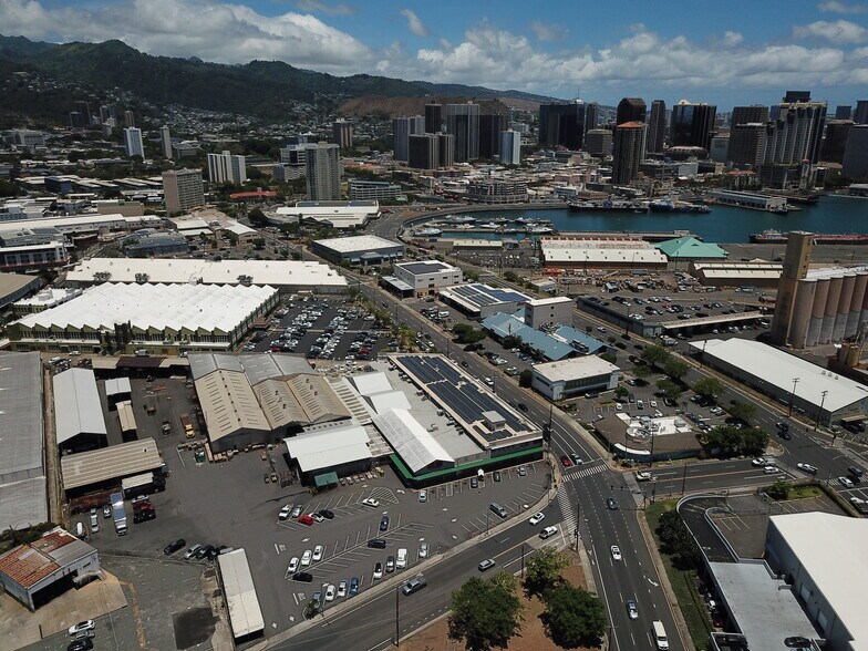 More Photos Of 660 N Nimitz Hwy, Honolulu Distribution For Lease