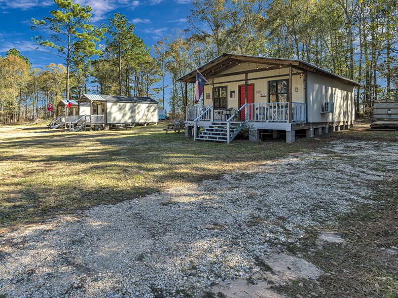 More Photos Of 11201 County Road 203, Plantersville Specialty For Sale