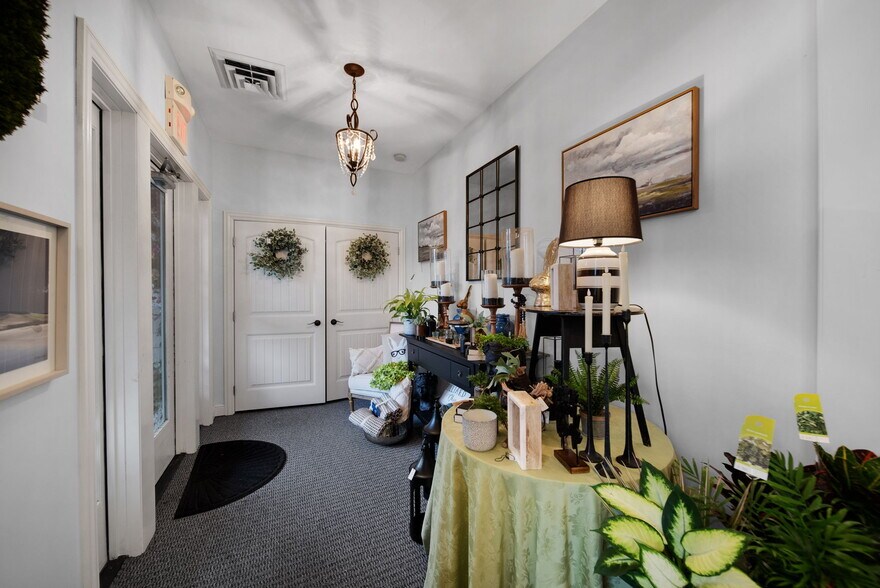 More Photos Of 4120 Main St, Hilliard Freestanding For Sale