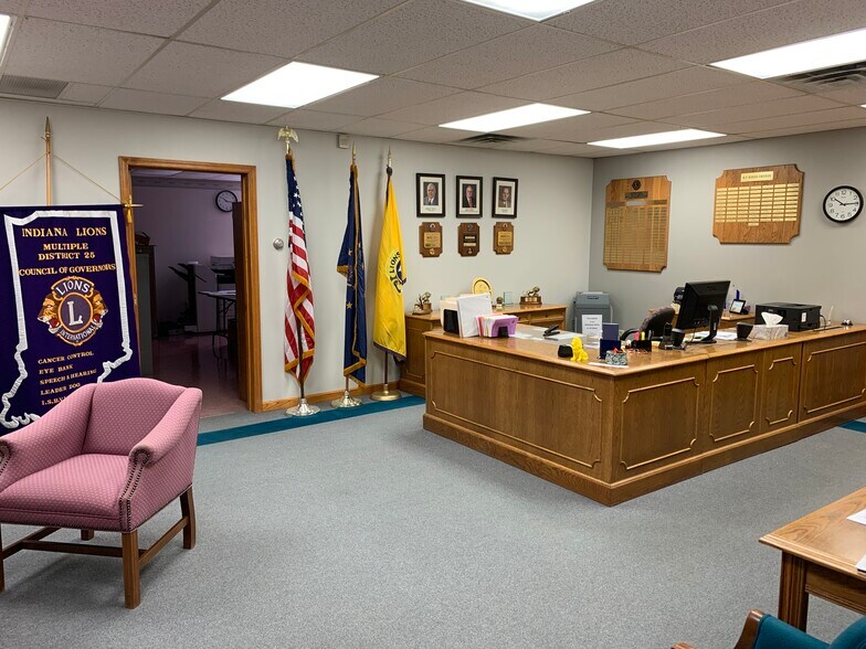 More Photos Of 8780 Purdue Rd, Indianapolis Medical For Lease