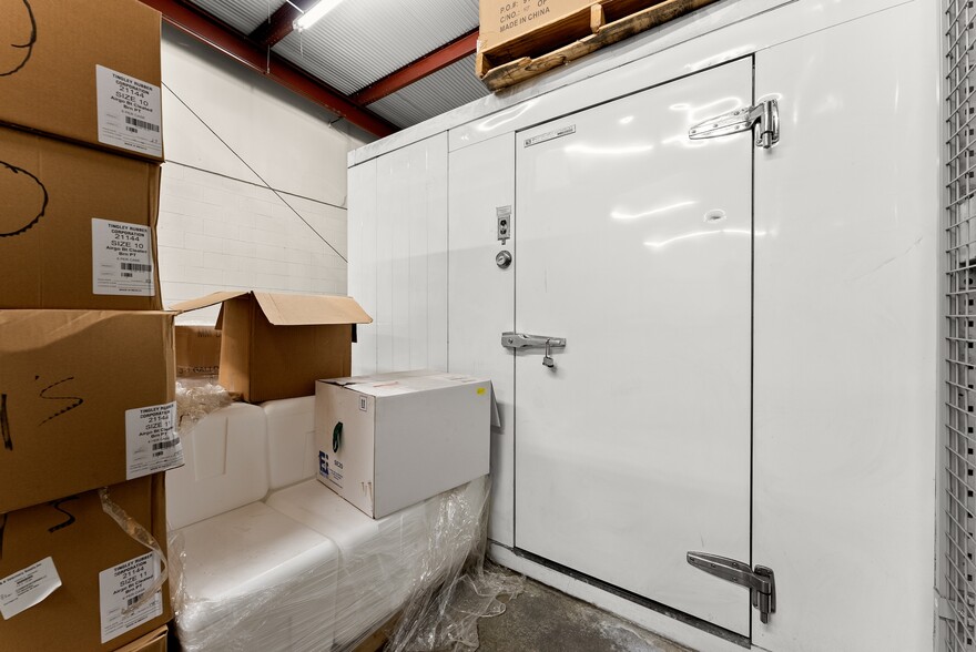 More Photos Of 636 Industrial Blvd, Gainesville Warehouse For Sale