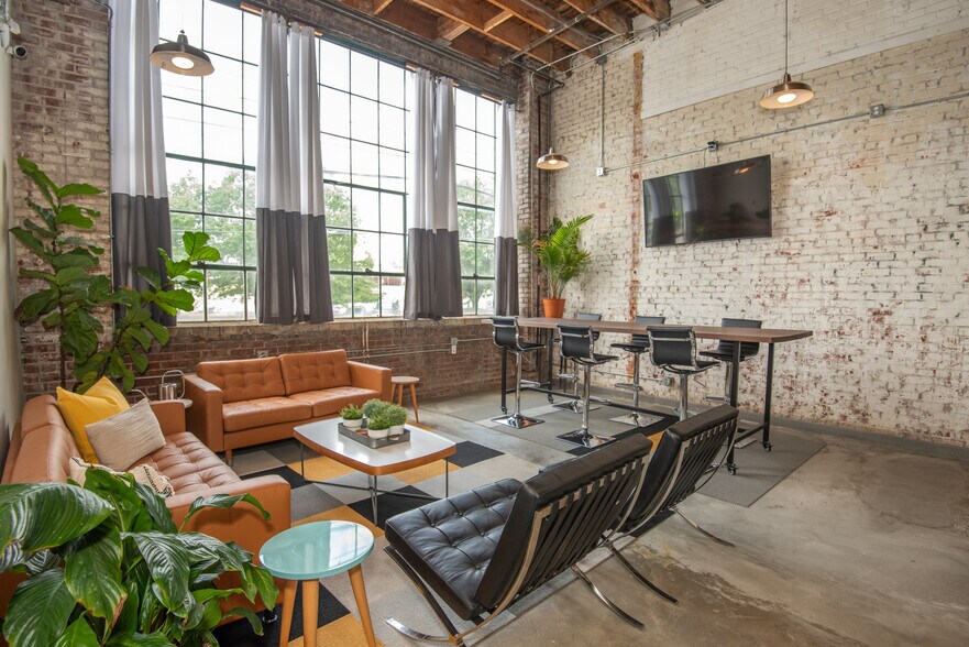 More Photos Of 887 W Marietta St NW, Atlanta Loft Creative Space For Lease