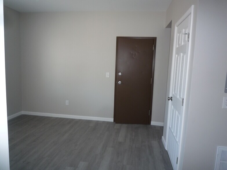 More Photos Of 4400 W Florissant Ave, Saint Louis Apartments For Sale